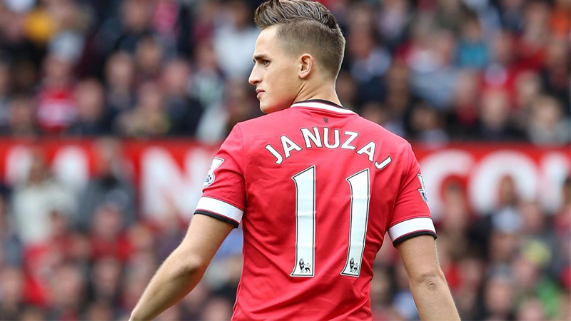  尼斯任意球大师当选月度最佳  